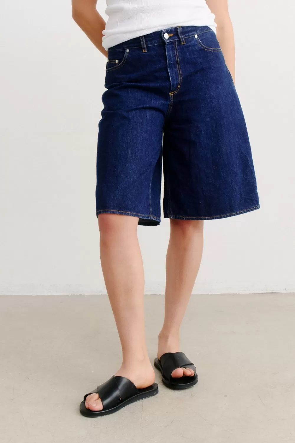 A Kind of Guise Diellza Denim-Shorts>Damen Hose